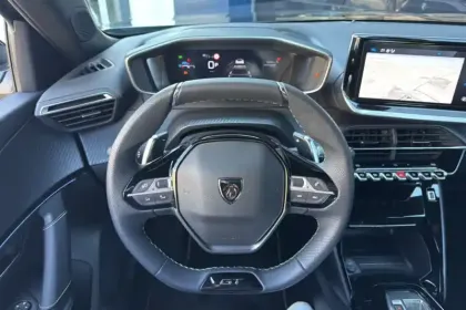 Photo 17 Peugeot 2008  Hybrid 136 e-DCS6