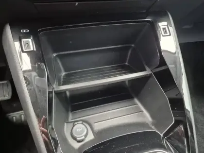 Photo 13 Peugeot 208  Electrique 50 kWh 136ch