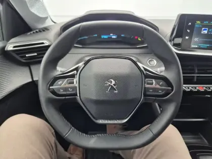 Photo 15 Peugeot 208  Electrique 50 kWh 136ch