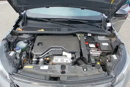 Photo 23 Peugeot 2008  Hybrid 145 e-DCS6
