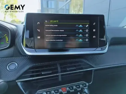 Photo 18 Peugeot 2008  Electrique 136 ch