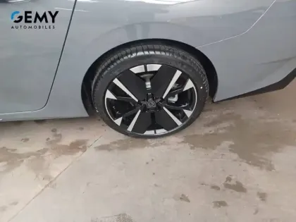 Photo 10 Peugeot 308  SW Hybrid 145 e-DCS6