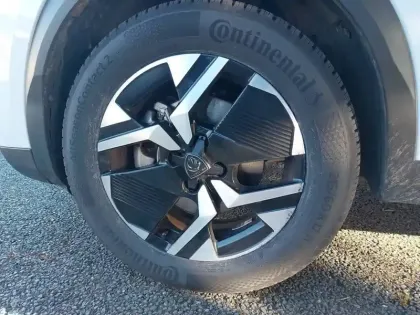 Photo 8 Peugeot 2008  Hybrid 136 e-DCS6