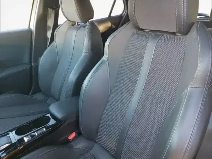 Photo 6 Peugeot 2008  Hybrid 136 e-DCS6