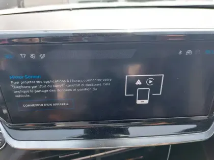 Photo 14 Peugeot 2008  Hybrid 136 e-DCS6