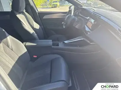 Photo 12 Peugeot 408  Electrique 58 kWh 210 ch