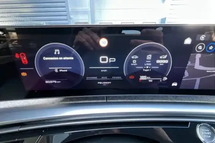 Photo 16 Peugeot 5008  Hybrid 136 e-DCS6