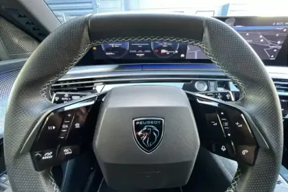 Photo 15 Peugeot 5008  Hybrid 136 e-DCS6