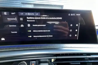 Photo 21 Peugeot 5008  Hybrid 136 e-DCS6