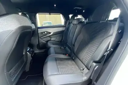 Photo 9 Peugeot 5008  Hybrid 136 e-DCS6