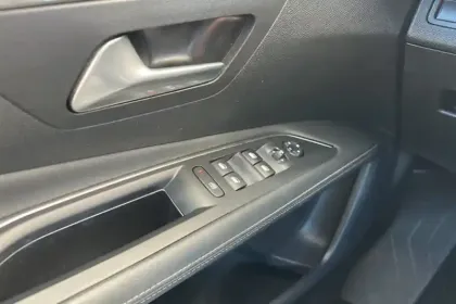 Photo 27 Peugeot 3008  BlueHDi 130ch S&S BVM6