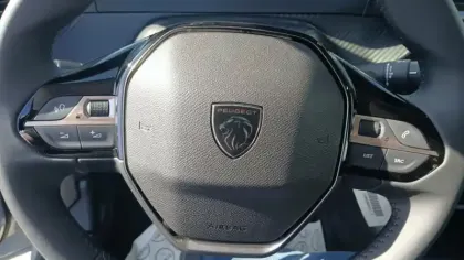 Photo 15 Peugeot 208  Hybrid 110 ch e-DCS6