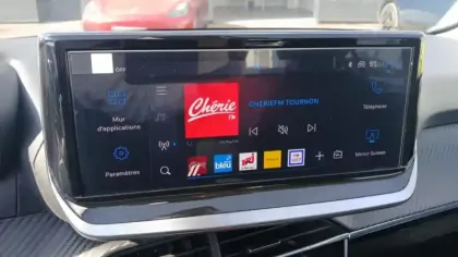 Photo 13 Peugeot 208  Hybrid 110 ch e-DCS6