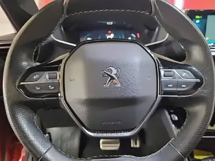 Photo 8 Peugeot 208  Electrique 50 kWh 136ch