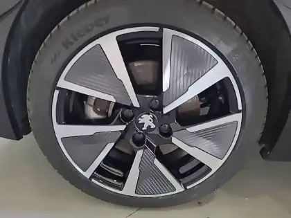 Photo 12 Peugeot 208  Electrique 50 kWh 136ch