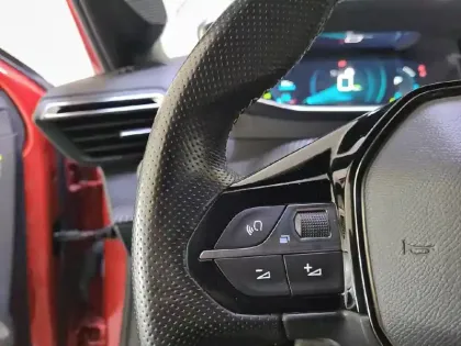 Photo 26 Peugeot 208  Electrique 50 kWh 136ch