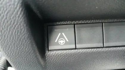 Photo 18 Peugeot 2008  Hybrid 145 e-DCS6
