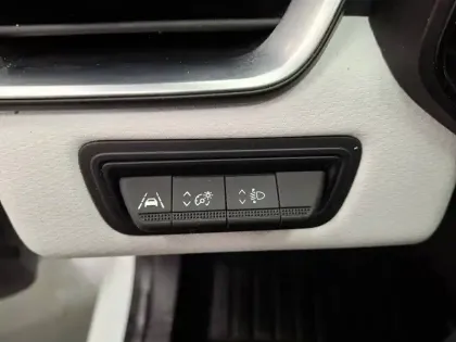 Photo 30 Renault Clio  E-Tech full hybrid 145