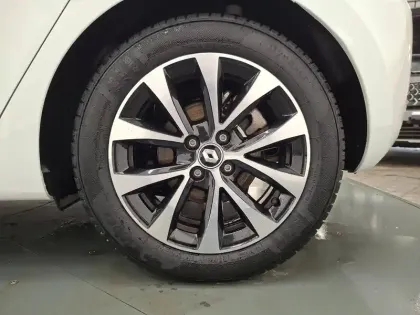 Photo 17 Renault Clio  E-Tech full hybrid 145