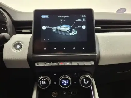 Photo 38 Renault Clio  E-Tech full hybrid 145