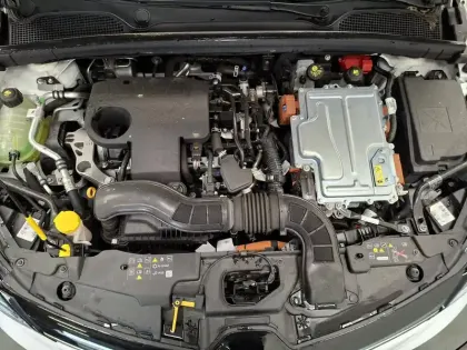 Photo 41 Renault Clio  E-Tech full hybrid 145