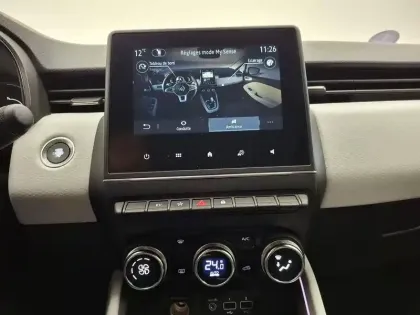 Photo 39 Renault Clio  E-Tech full hybrid 145