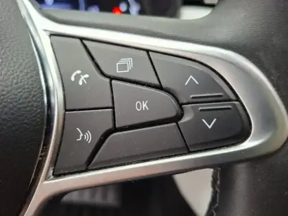 Photo 34 Renault Clio  E-Tech full hybrid 145