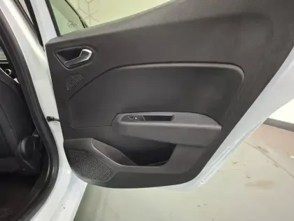 Photo 18 Renault Clio  E-Tech full hybrid 145