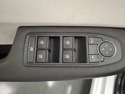 Photo 29 Renault Clio  E-Tech full hybrid 145