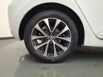 Photo 14 Renault Clio  E-Tech full hybrid 145