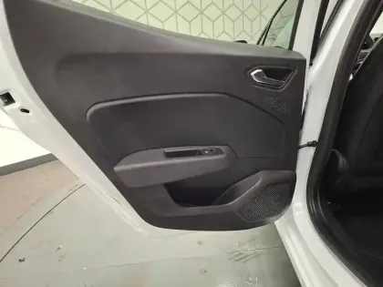 Photo 21 Renault Clio  E-Tech full hybrid 145