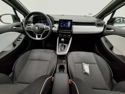 Photo 24 Renault Clio  E-Tech full hybrid 145