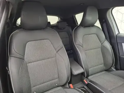 Photo 26 Renault Clio  E-Tech full hybrid 145