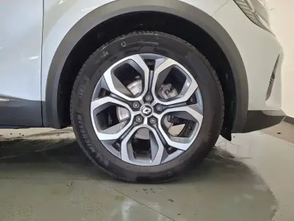 Photo 16 Renault Captur  E-Tech 145 - 21