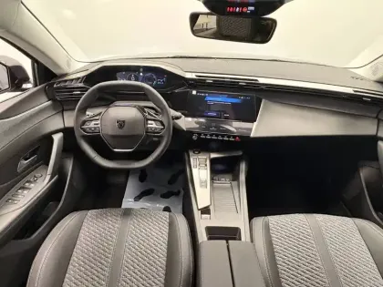 Photo 13 Peugeot 308  Hybrid 145 e-DCS6