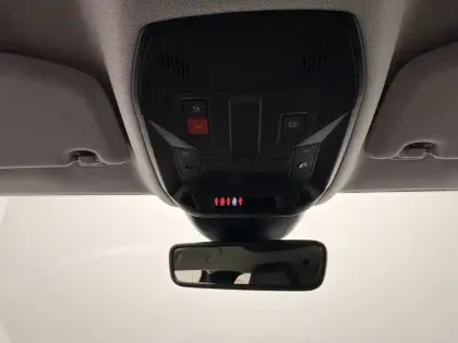 Photo 24 Peugeot 308  Hybrid 145 e-DCS6