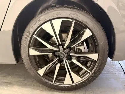 Photo 8 Peugeot 308  Hybrid 145 e-DCS6