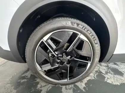 Photo 46 Peugeot 408  Hybrid 145 e-DCS6