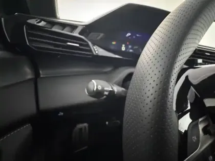 Photo 25 Peugeot 408  Hybrid 145 e-DCS6