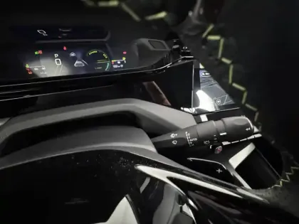 Photo 27 Peugeot 408  Hybrid 145 e-DCS6