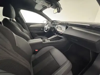 Photo 12 Peugeot 408  Hybrid 145 e-DCS6