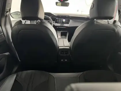 Photo 42 Peugeot 408  Hybrid 145 e-DCS6