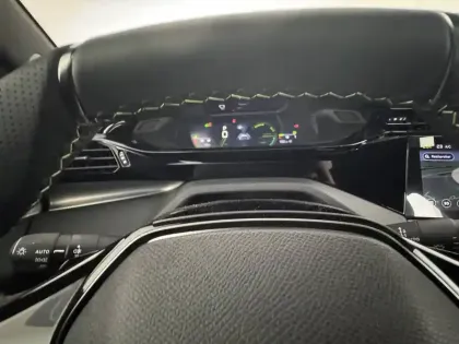 Photo 21 Peugeot 408  Hybrid 145 e-DCS6