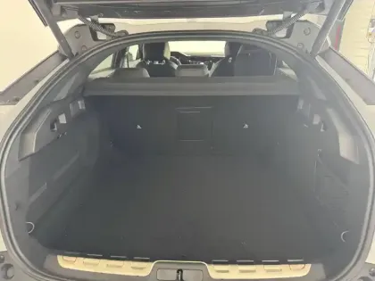 Photo 40 Peugeot 408  Hybrid 145 e-DCS6