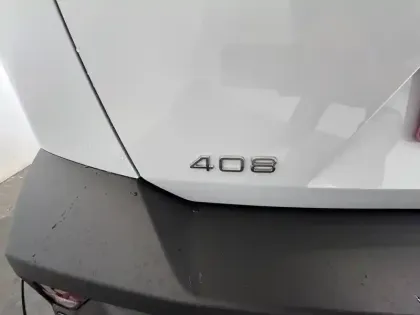 Photo 44 Peugeot 408  Hybrid 145 e-DCS6