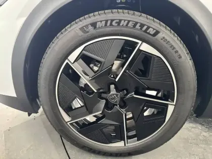 Photo 48 Peugeot 408  Hybrid 145 e-DCS6