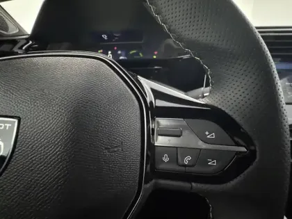 Photo 24 Peugeot 408  Hybrid 145 e-DCS6