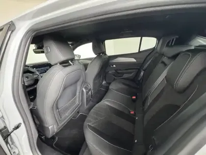 Photo 10 Peugeot 408  Hybrid 145 e-DCS6