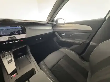 Photo 35 Peugeot 408  Hybrid 145 e-DCS6