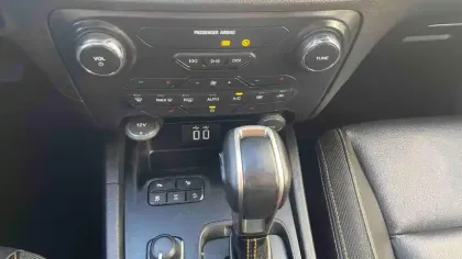 Photo 8 Ford Ranger  SUPER CABINE 2.0 ECOBLUE 213 BV10